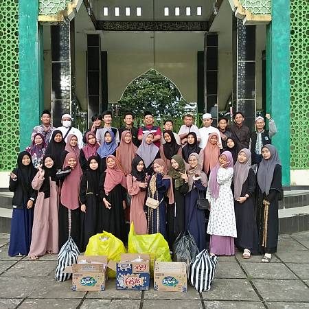Kegiatan Bakti Sosial OSIS MA PPKP Ribathul Khail